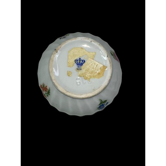 2 Ceramic Oval Trinket Box Floral Motif Gold Rim Blue White Lidded Dish Dainty - Picture 6 of 7